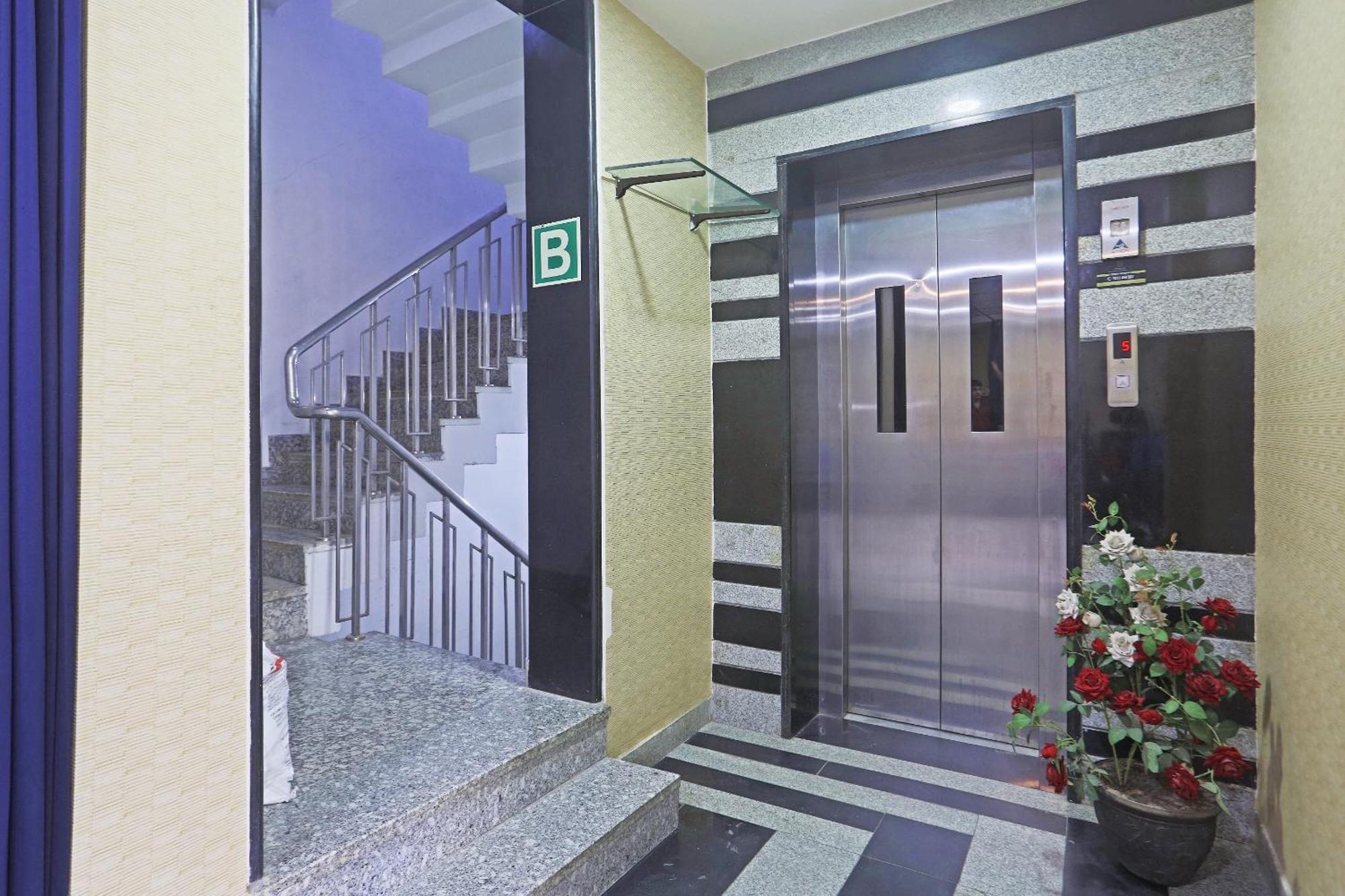 Hotel Aerostar Gold - Opposite Max Healthcare Delhi  Ngoại thất bức ảnh