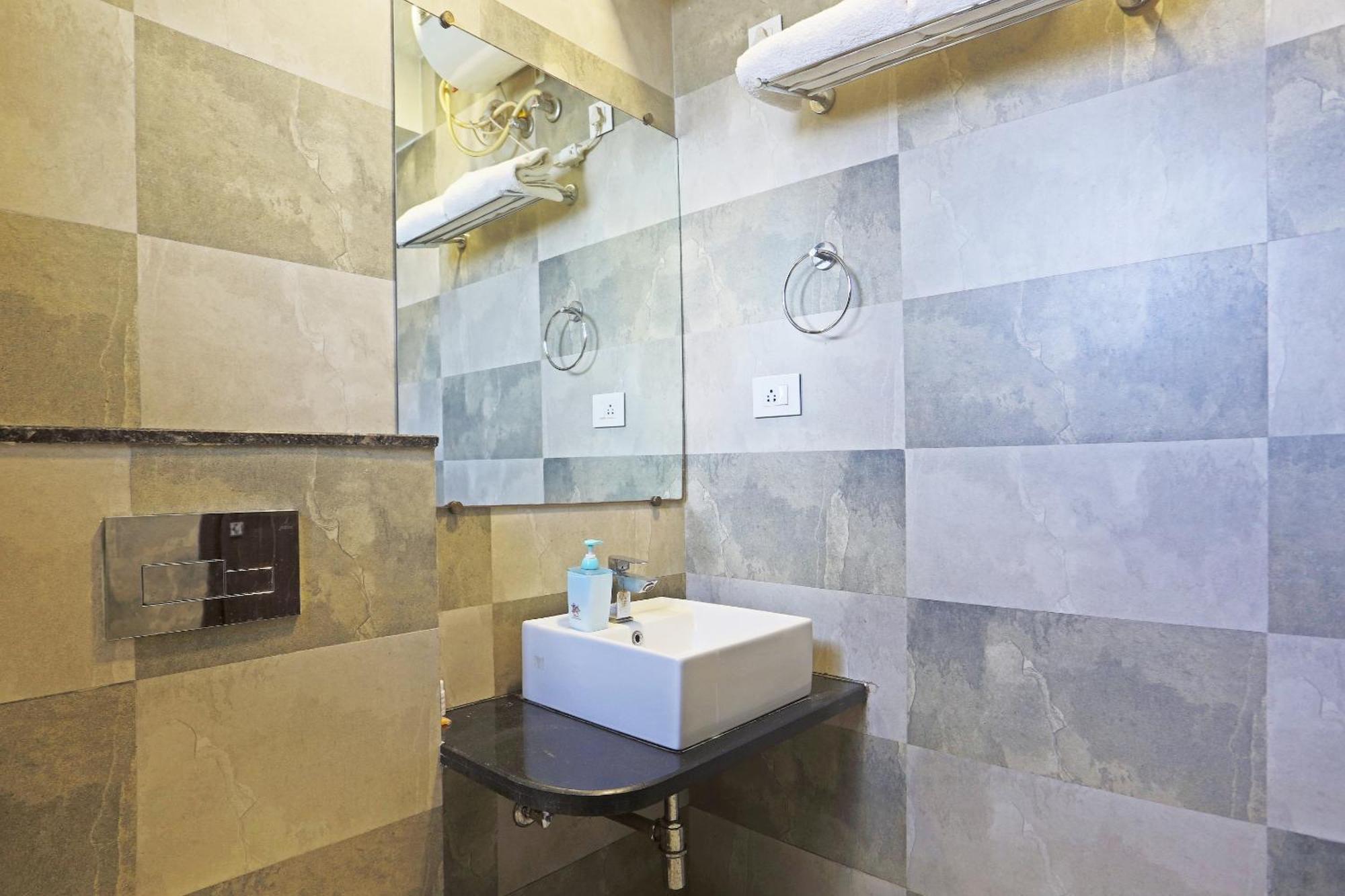 Hotel Aerostar Gold - Opposite Max Healthcare Delhi  Ngoại thất bức ảnh